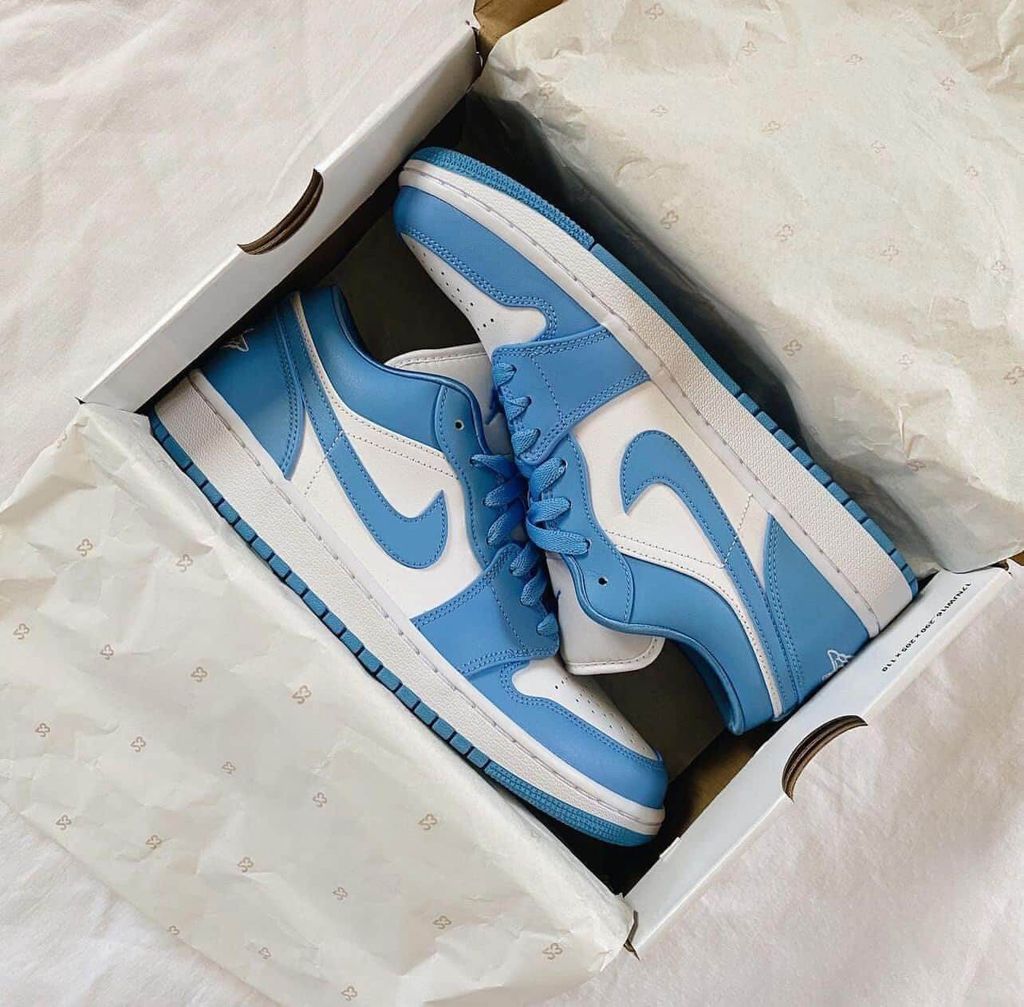 Air Jordan 1 Low UNC AO9944 441