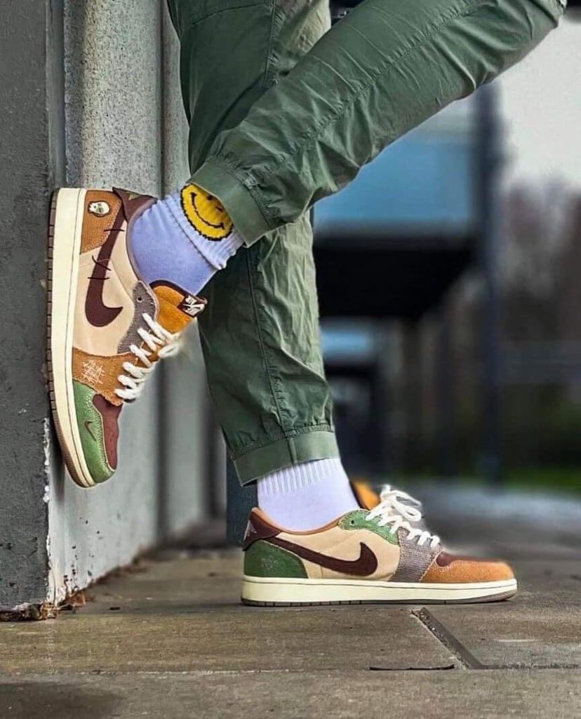 (SALE) Air Jordan 1 Low Voodoo DZ7292 100