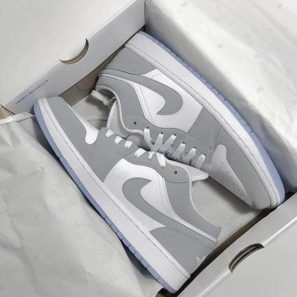 Air Jordan 1 Low Wolf Grey DC0774 105