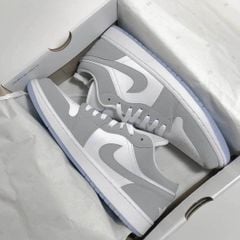 Air Jordan 1 Low Wolf Grey DC0774 105