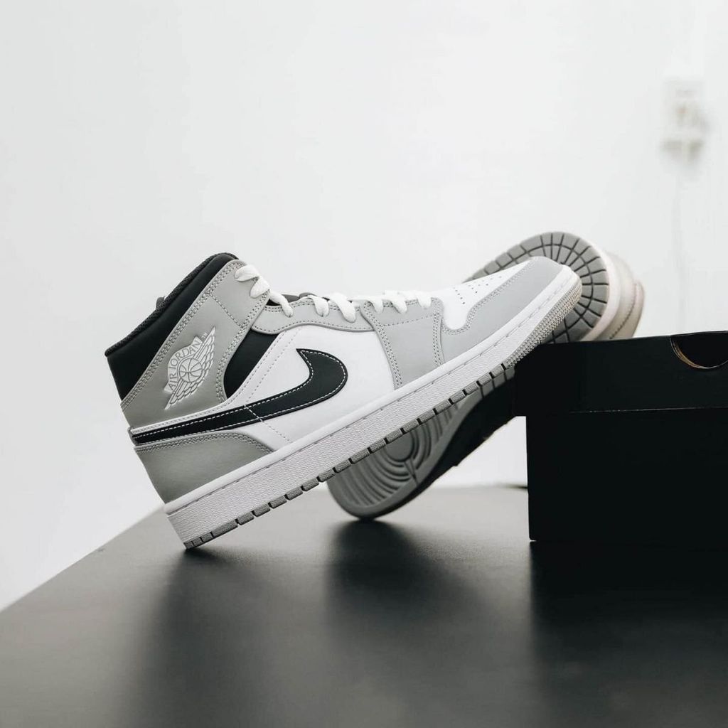 (ORDER) Nike Air Jordan 1 Mid Light Smoke Grey 2022 554724 078