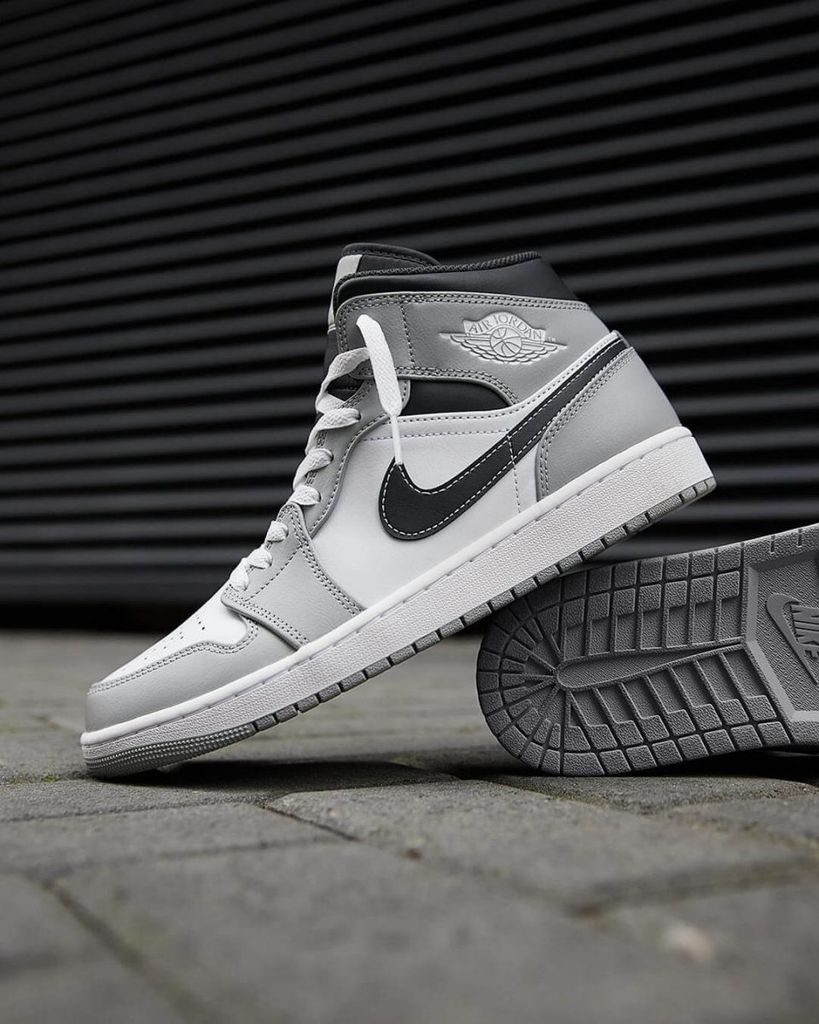 (ORDER) Nike Air Jordan 1 Mid Light Smoke Grey 2022 554724 078