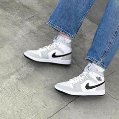 (SALE) Air Jordan 1 Mid Light Smoke Grey 554724 092