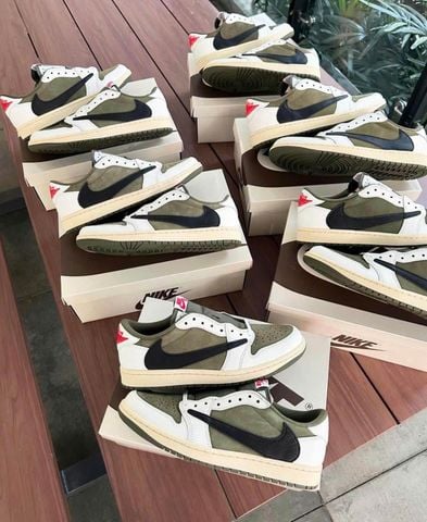 Air Jordan 1 Low Travis Scott Medium Olive DM7866 200