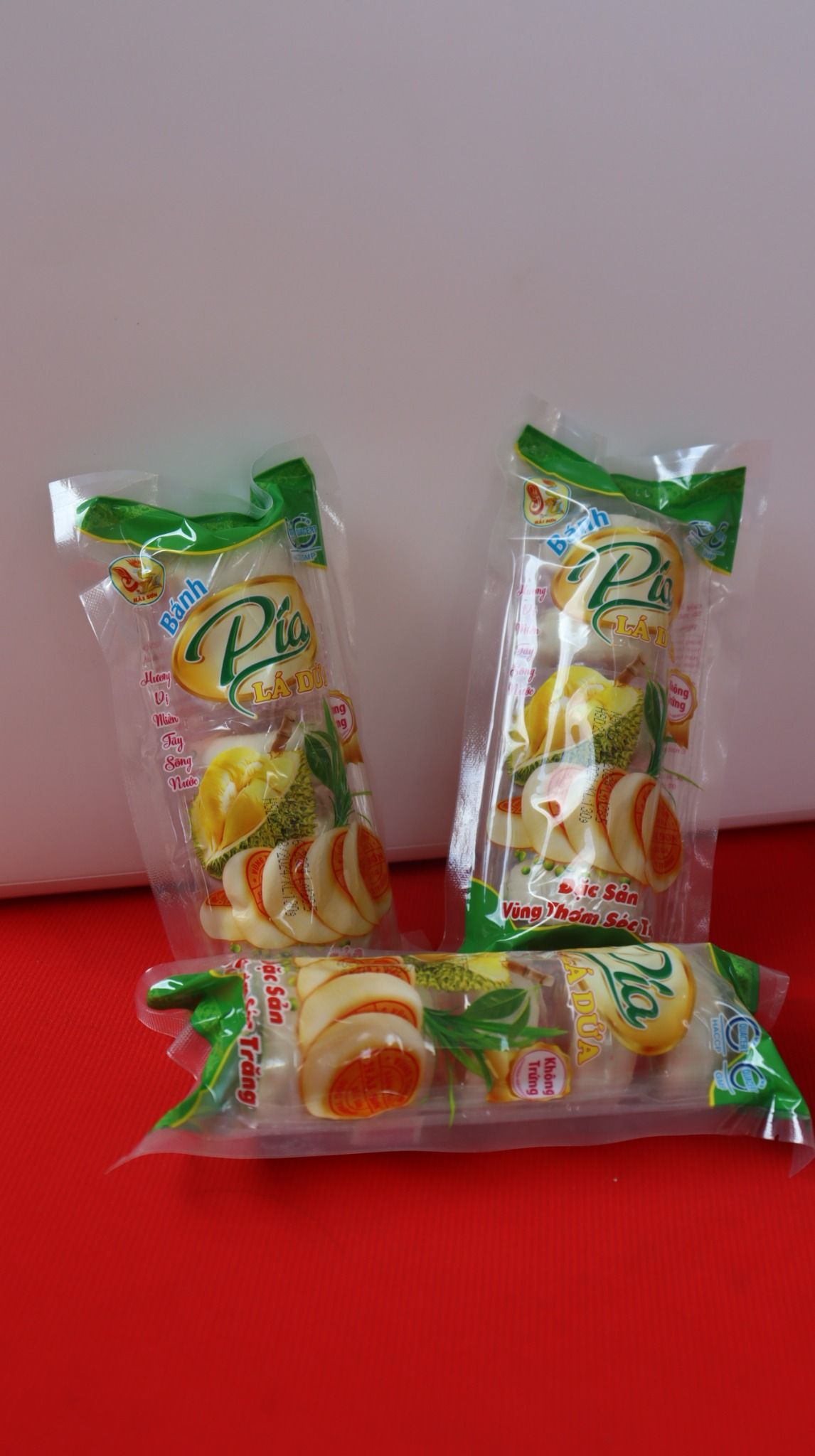 Bánh pía lá dứa Hải Sơn 130g (Hộp)