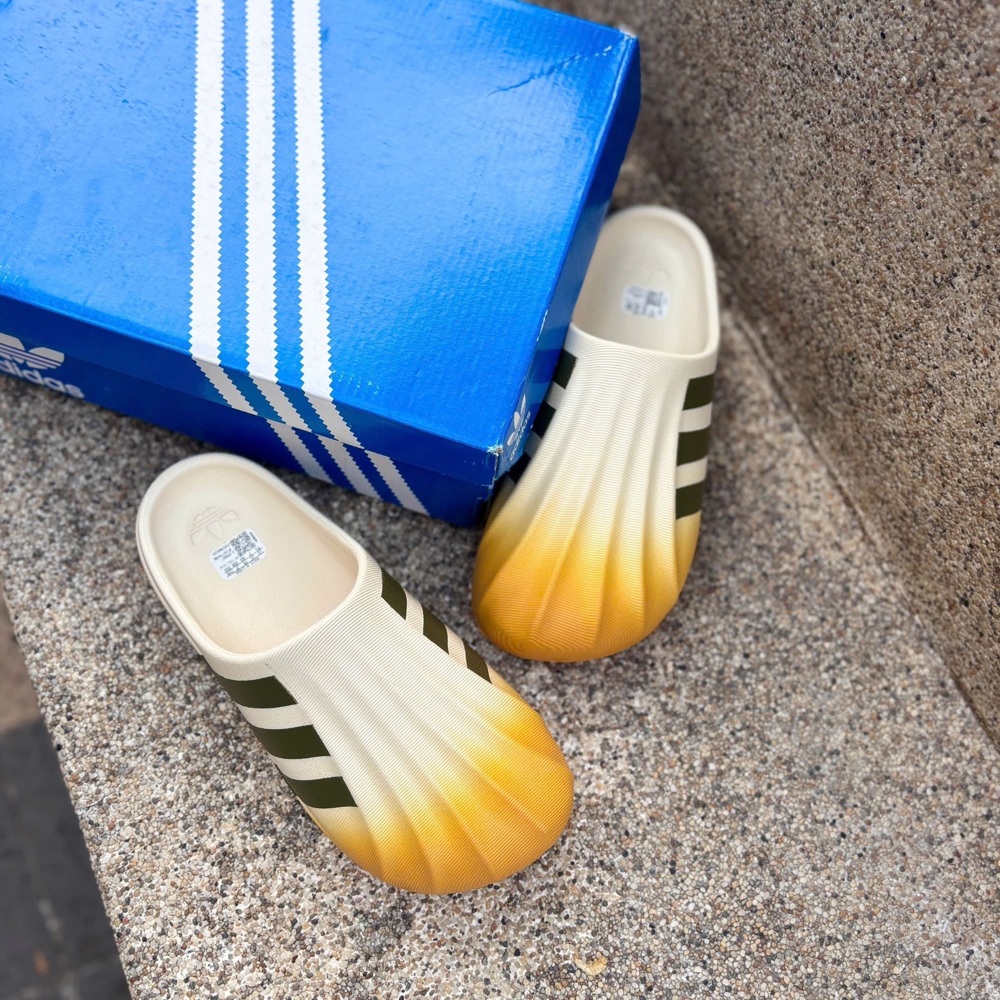 Yellow Ojota Adidas Superstar Adidas Originals Superstar Sneakers