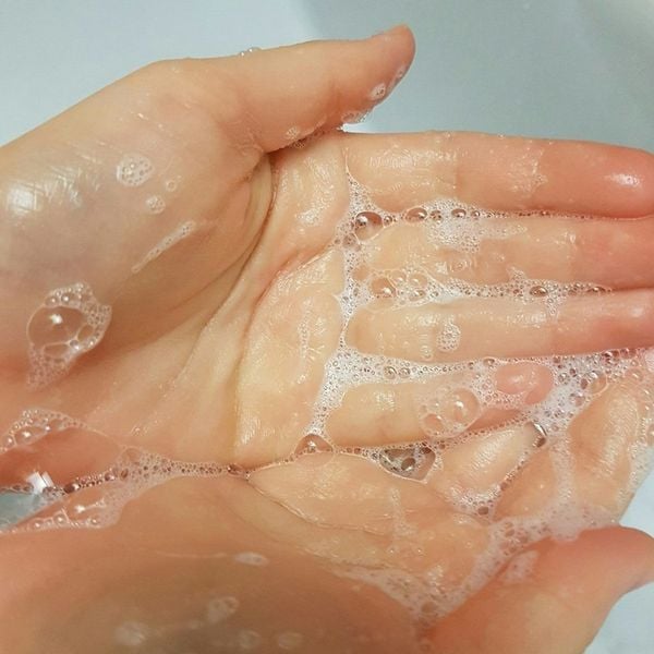 Dung Dịch Vệ Sinh Phụ Nữ Green Pharmacy Kháng Khuẩn Cây Trà 370ml