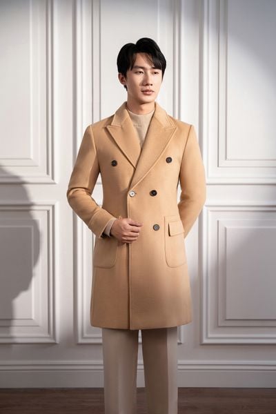 Măng tô be trơn 2 hàng khuy túi ốp - MT004