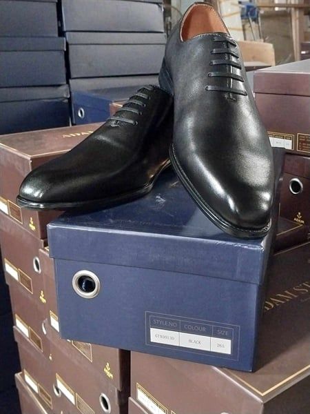 Giày nam buộc dây đen trơn - GTX014D