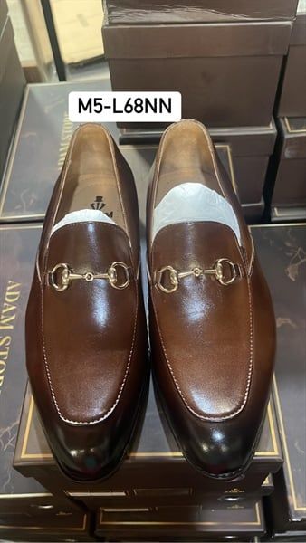 Giày nâu tag vàng - M5L68NN