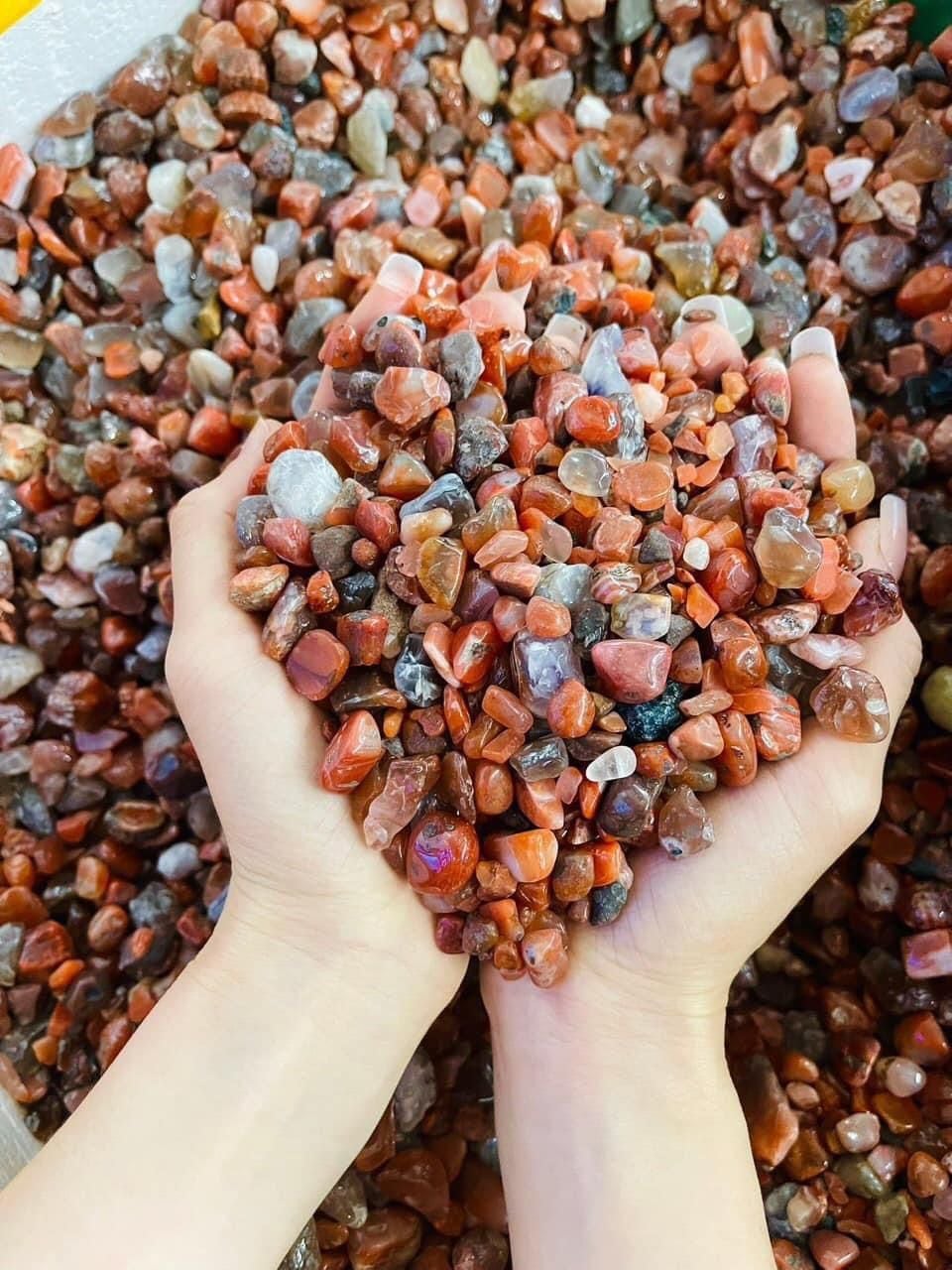  Vụn thạch anh đa sắc tự nhiên năng lượng cao ( đơn vị 1kg) 