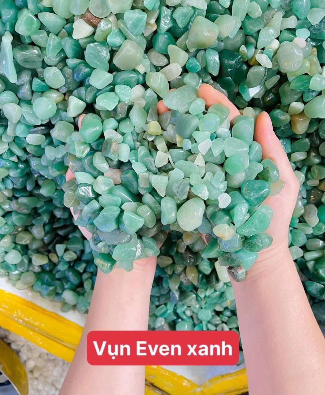  Vụn thạch anh đa sắc tự nhiên năng lượng cao ( đơn vị 1kg) 