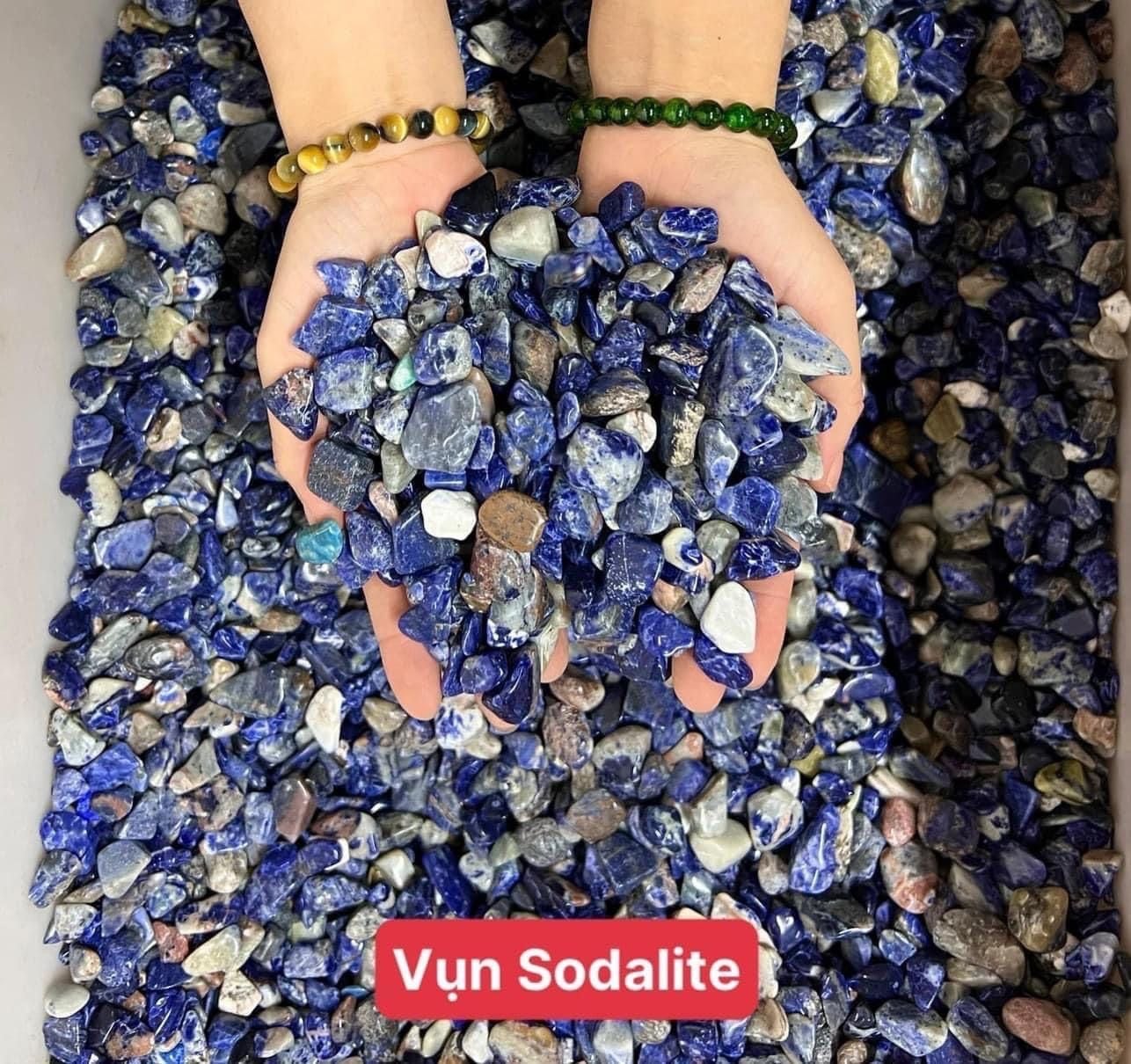  Vụn thạch anh đa sắc tự nhiên năng lượng cao ( đơn vị 1kg) 