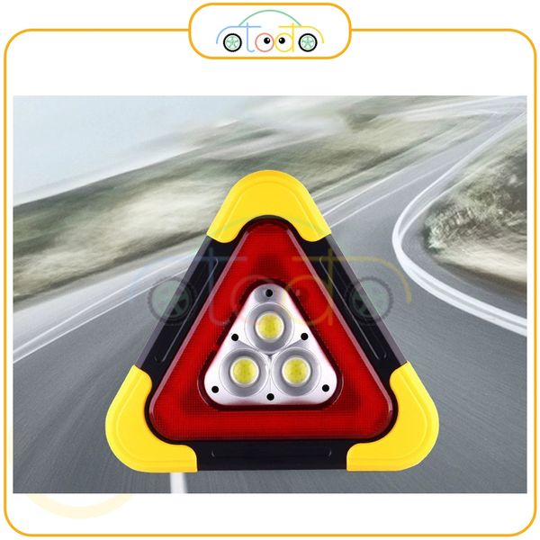Đèn cảnh báo khẩn cấp ô tô hình tam giác khi gặp sự cố trên đường