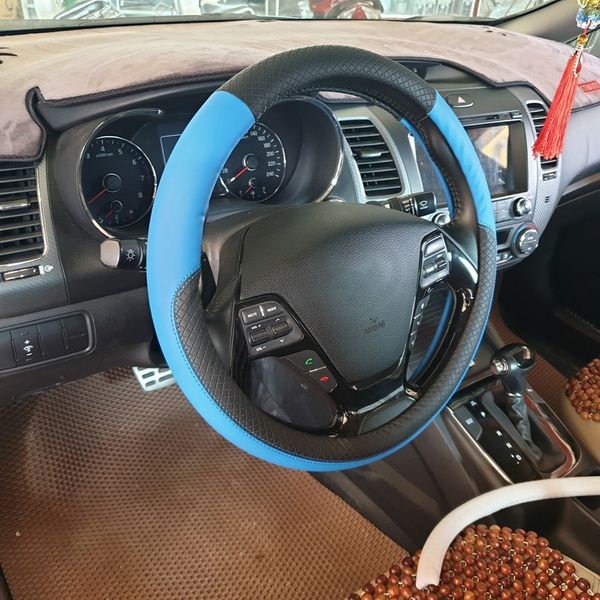 Bọc vô lăng cao su xe ô tô 5, 7 chỗ lắp đặt dễ dàng tại nhà, đường kính vô lăng 37-38 cm