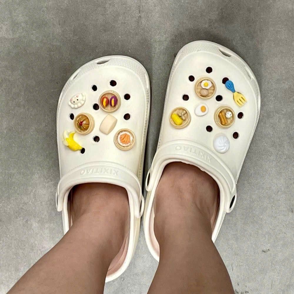  Dép Crocs Sticker dimsum. 