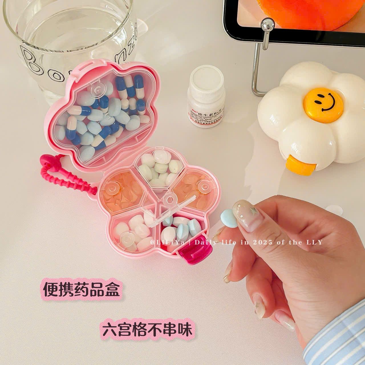  Hộp Đựng Thuốc Bông Hoa 