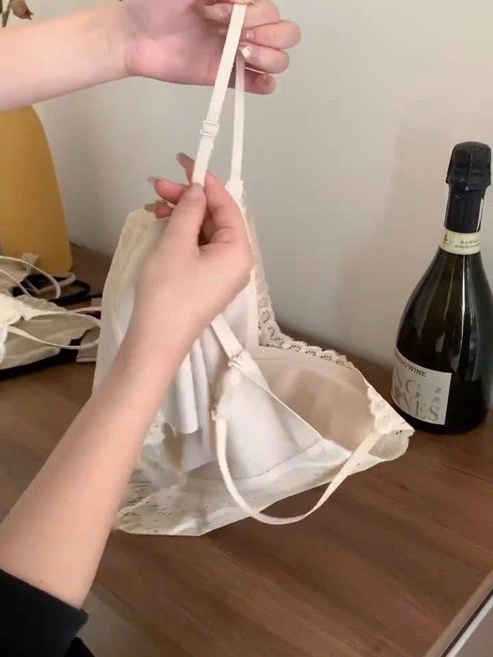  Áo Ren Có Miếng Đệm 