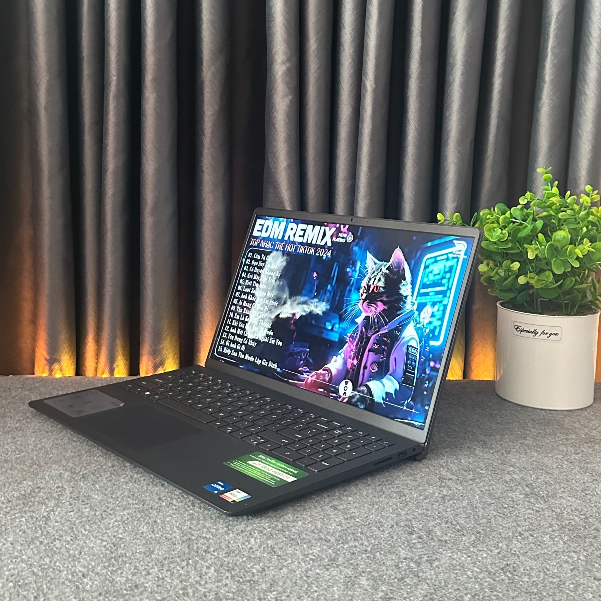 Laptop Dell Inspiron 15 3530