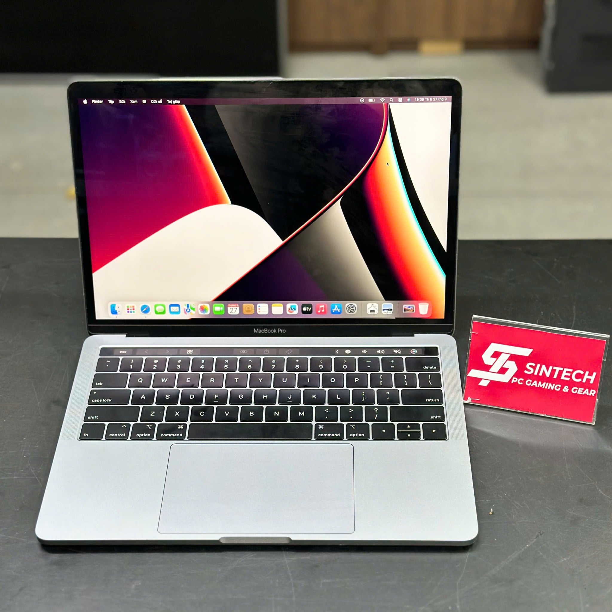 Macbook Pro 13 inch 2018 i5 2.3GHz Gray