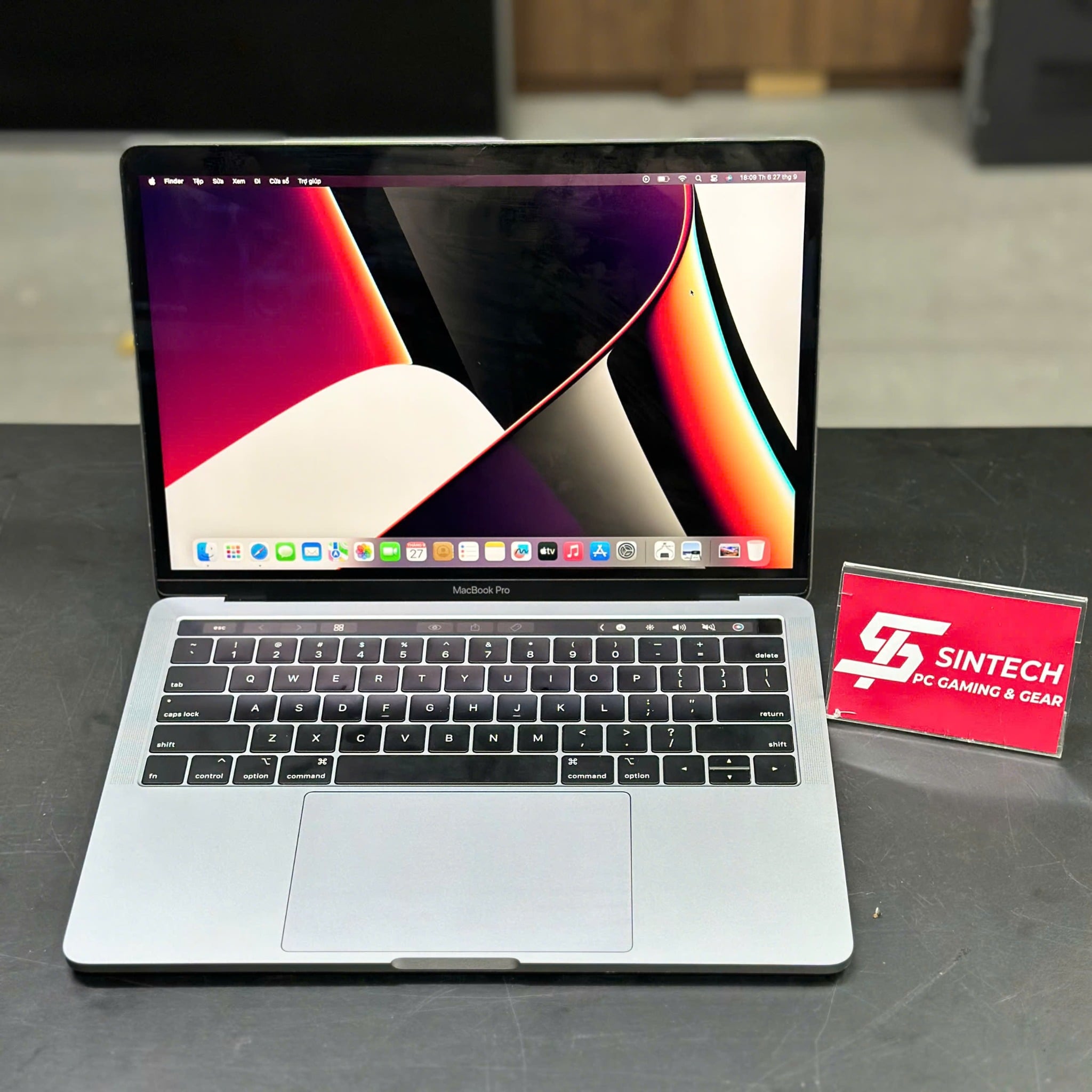 Macbook Pro 13 inch 2018 i5 2.3GHz Gray