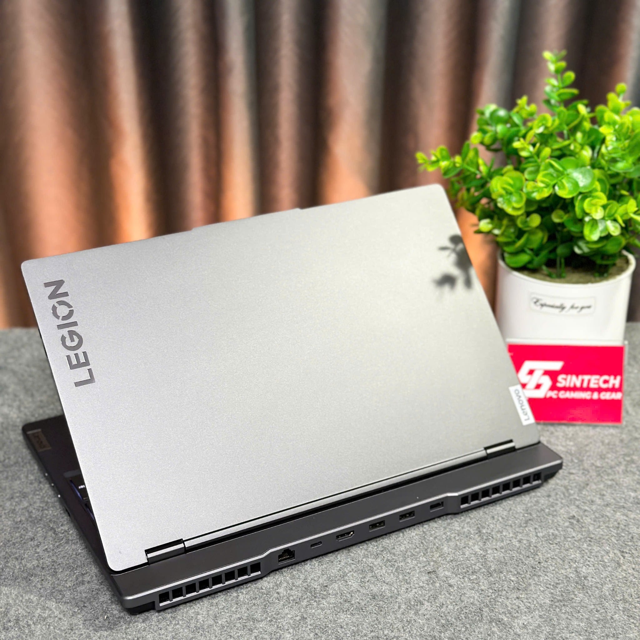 Laptop Gaming Lenovo Legion 5 15ARH7 82RE002WVN (Ryzen 5 6600H, RTX 3050 4GB, Ram 16GB DDR5, SSD 512GB, 15.6 Inch IPS FHD 165Hz, 100% sRGB, Win 11)