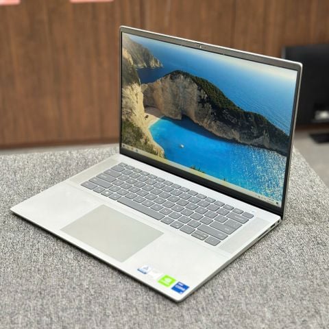 Laptop Dell Inspiron 16 5620 (I5 1240P/8GB/1TB/16
