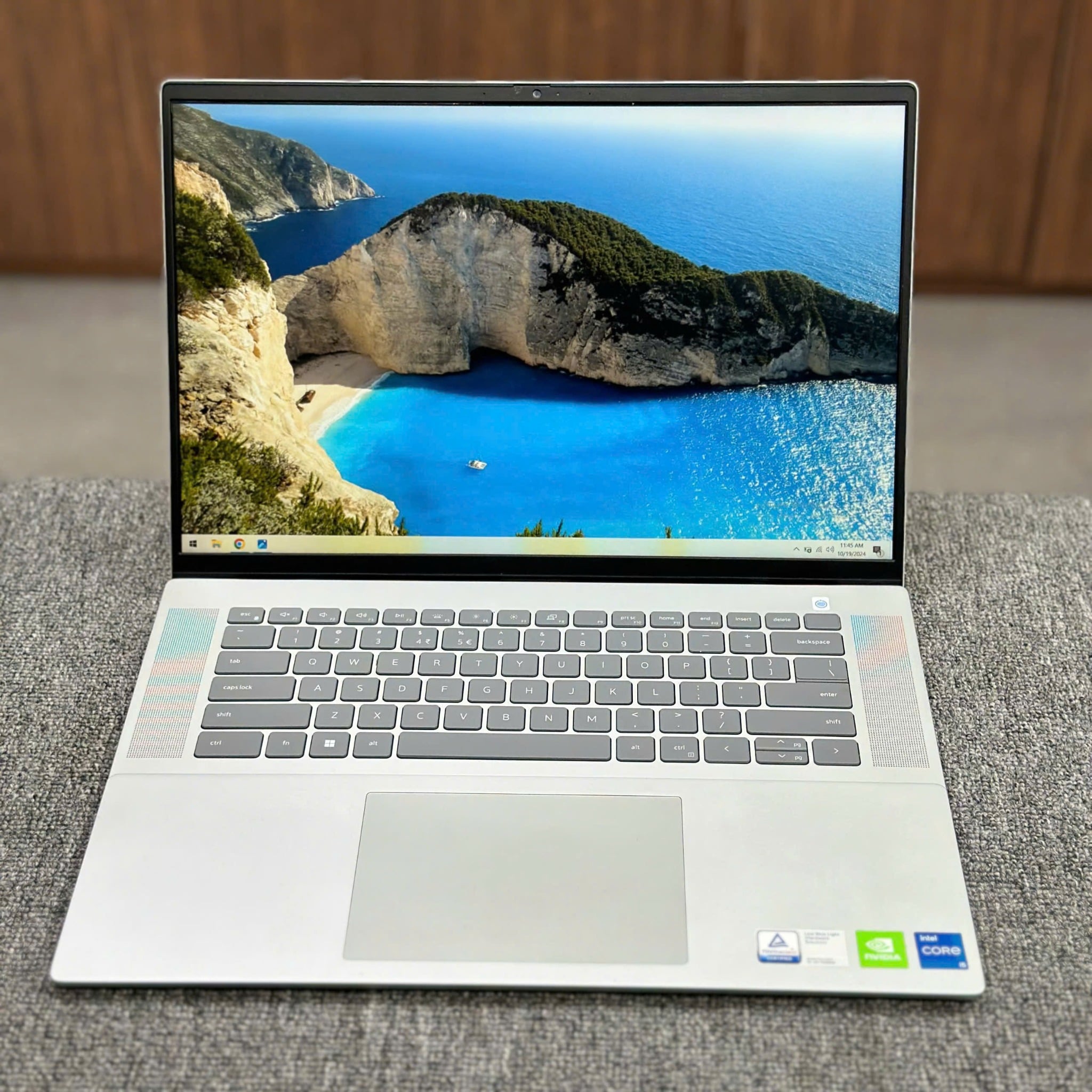 Laptop Dell Inspiron 16 5620 (I5 1240P/8GB/1TB/16 FHD) - Cũ Đẹp