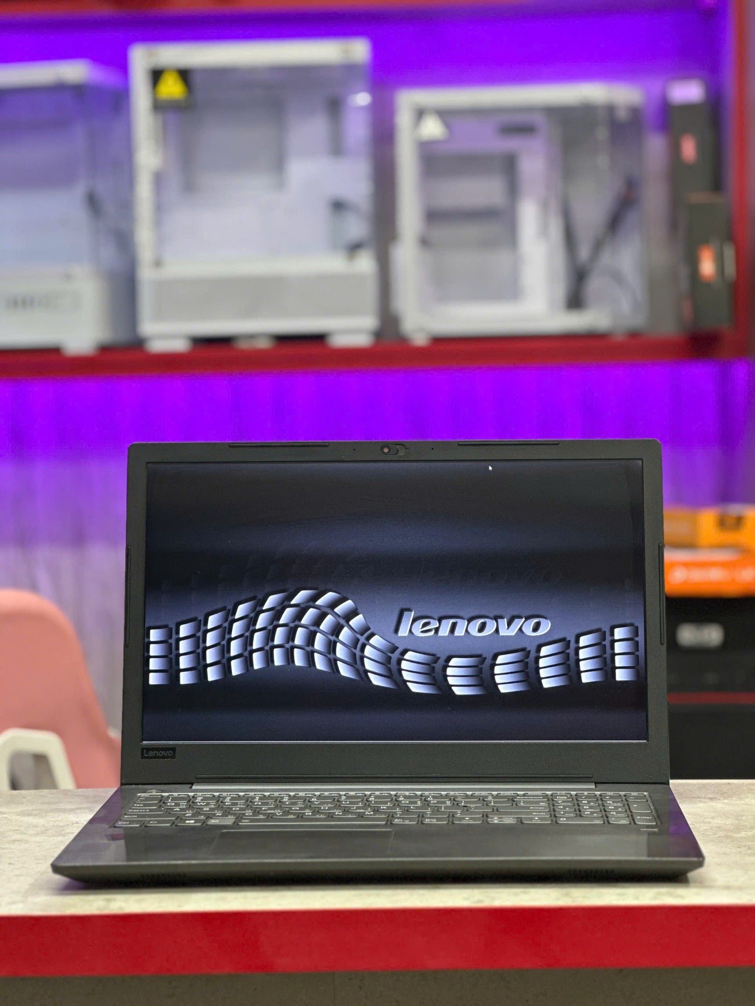 Laptop Lenovo Ideapad V330-15IKB (i5 8250U/8GB/256GB/15.6 FHD) Cũ Đẹp