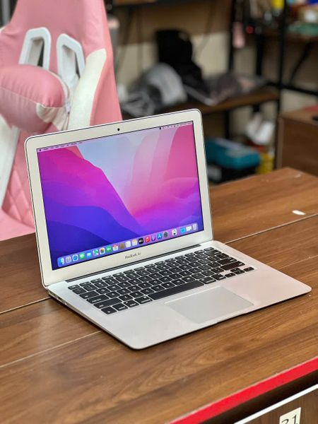 Macbook ari 2017 (i5/ram 8gb/ssd 128gb/13.3 inch)