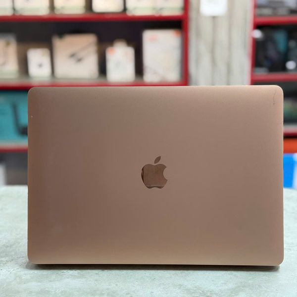 MacBook Air 2020 13 inch Core i5 8GB RAM 512GB SSD
