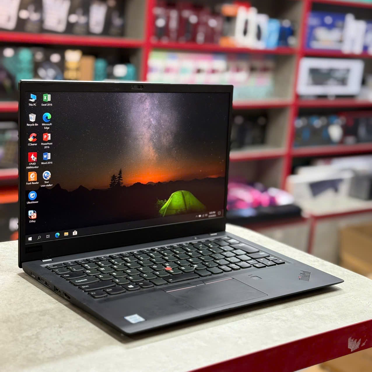 Lenovo Thinkpad X1 Carbon Gen 6 Core i7 8550u / 16GB / 256GB / 14 inch FHD