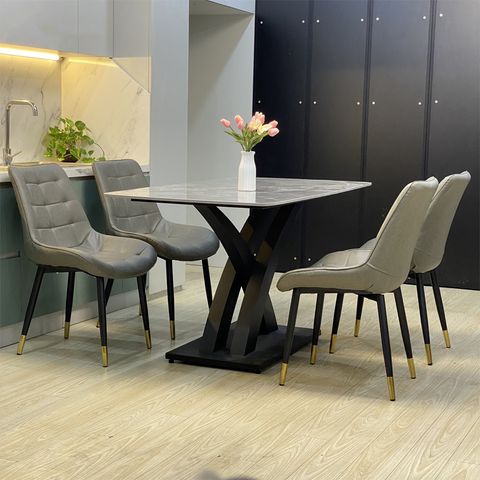 Bàn ăn mặt đá ceramic thiết kế tinh tế, phù hợp không gian sang trọng