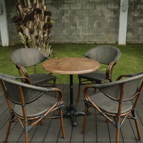 Bộ bàn 4 ghế sân vườn, xếp gọn tiện lợi, dễ dàng di chuyển