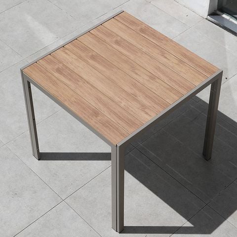 Bàn vuông Polywood giả gỗ ngoài trời, thiết kế bền bỉ, sang trọng