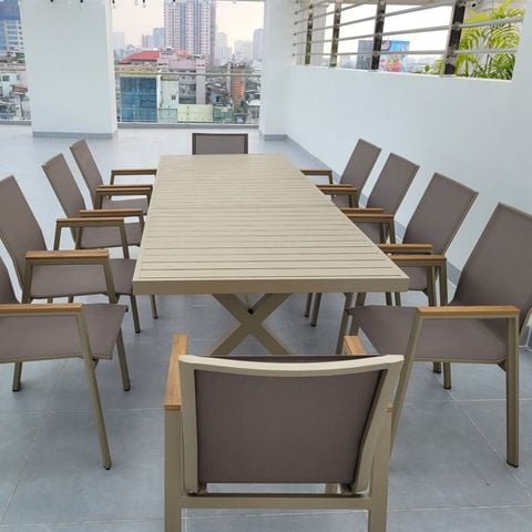 Bàn Polywood thông minh, thiết kế nhỏ gọn khi gập lại, mở rộng khi cần thiết