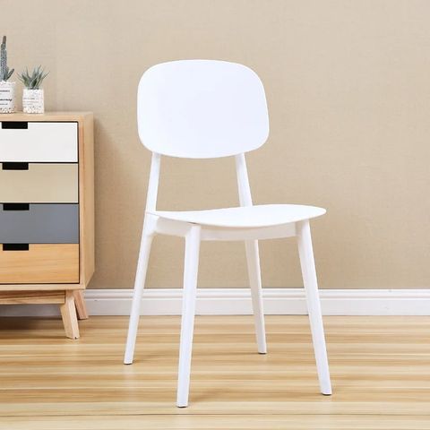 Ghế nhựa nhiều màu sắc tươi sáng