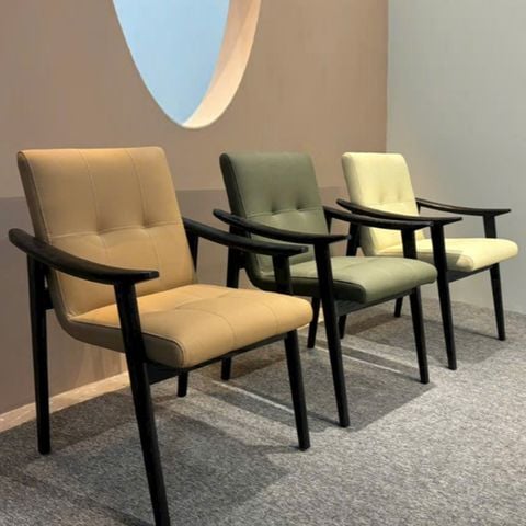 Ghế ăn khung gỗ bọc da sang trọng