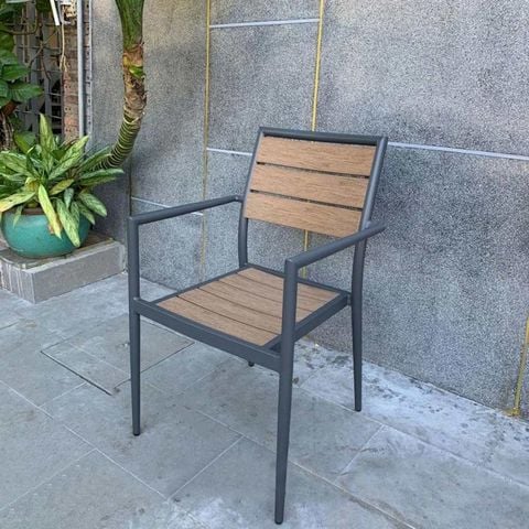Ghế Polywood giả gỗ chịu lực tốt cho sân vườn