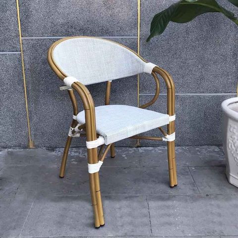 Ghế lưới Textilene phù hợp không gian ngoài trời hiện đại