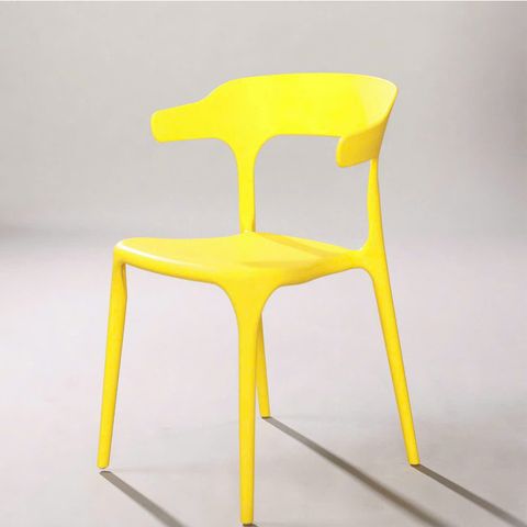 Ghế nhựa PP chắc chắn, thoải mái khi sử dụng