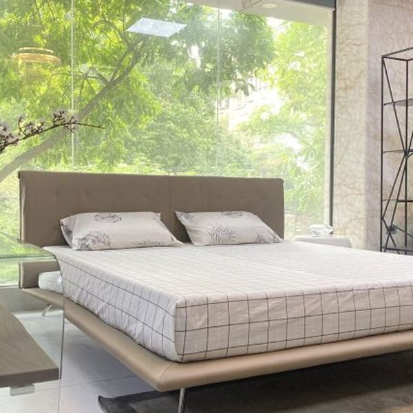 Giường da hay giường kim loại