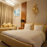 Giường Ngủ Da Cao Cấp Doric Kiểu Dáng Uốn Lượn 