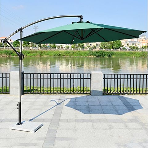 Ô dù sân vườn đế nhựa có bánh xe, tiện lợi và linh hoạt