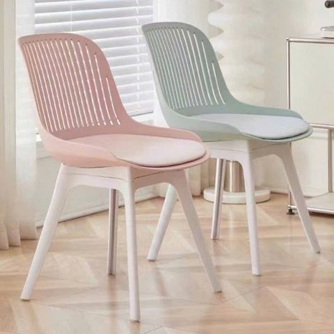 ghế nhựa đúc lưng nan kèm nệm ngồi màu pastel hiện đại