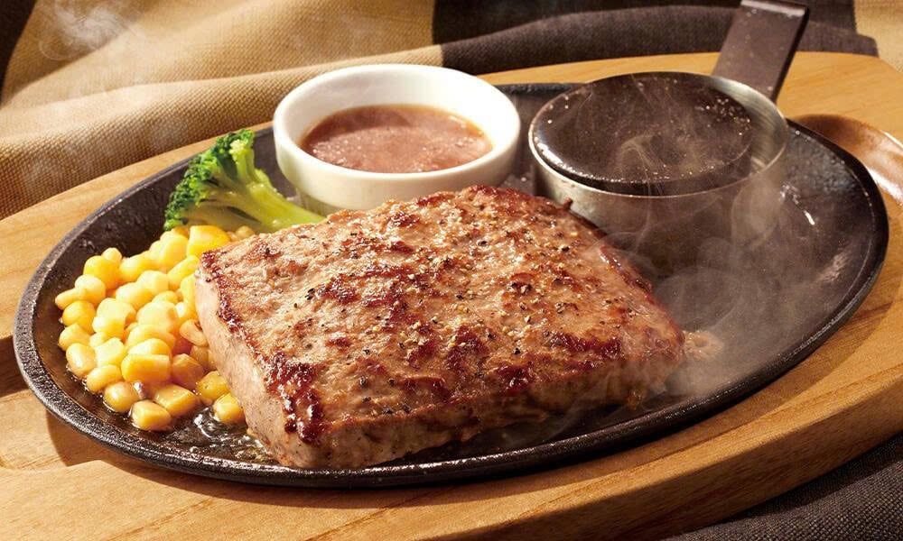  06月24日（火）: 飯がススム！『 粗挽き肉ハンバーグステーキ！』BBQソース　（エクレア付） 