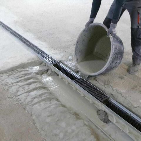 Vữa rót bù co ngót cho cổ ống xuyên sàn, khe hở