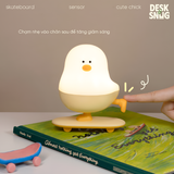 Đèn phát sáng sạc USB giao diện chú gà lướt ván |Skateboard Chick