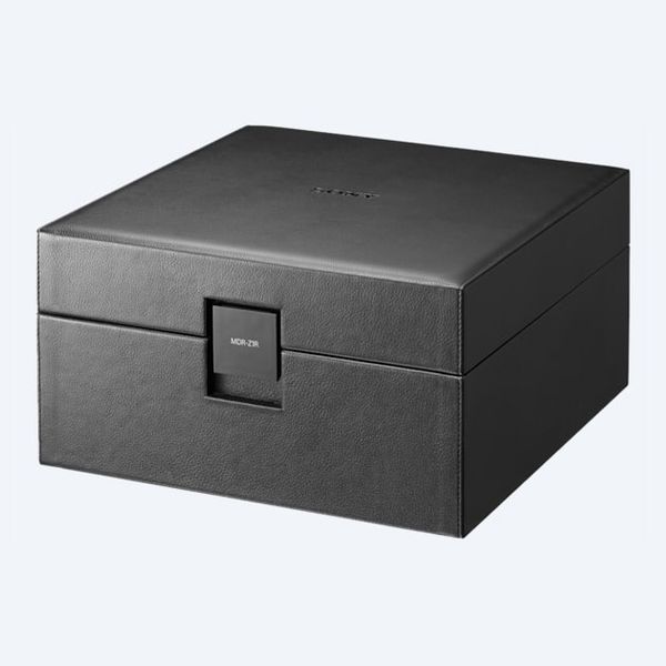 Tai nghe cao cấp Sony MDR-Z1R đỉnh cao âm thanh và tài nghệ chế tác.