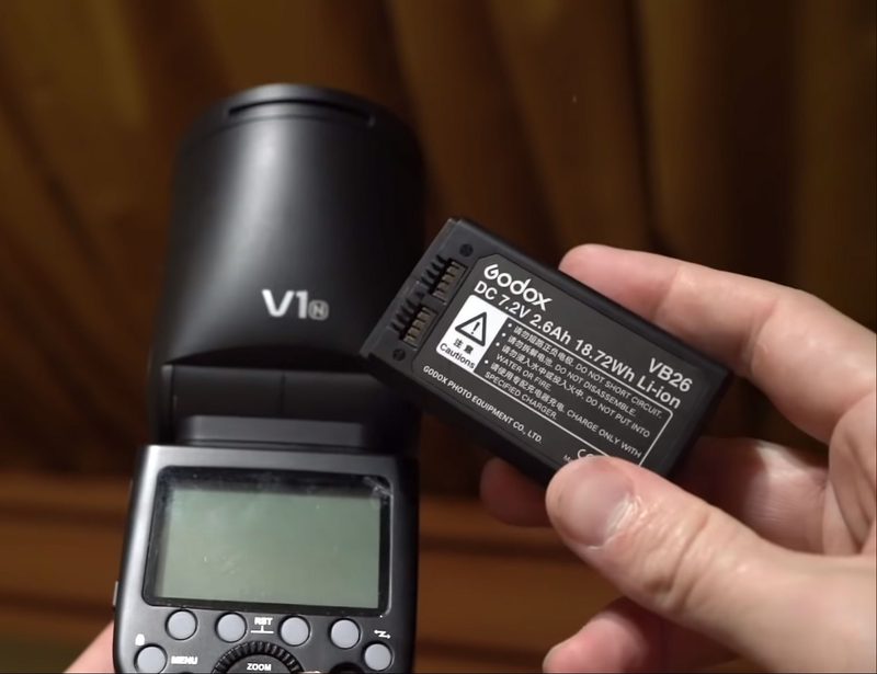 Godox-V1-5.jpg Đang tải Godox-V1-5.jpg…